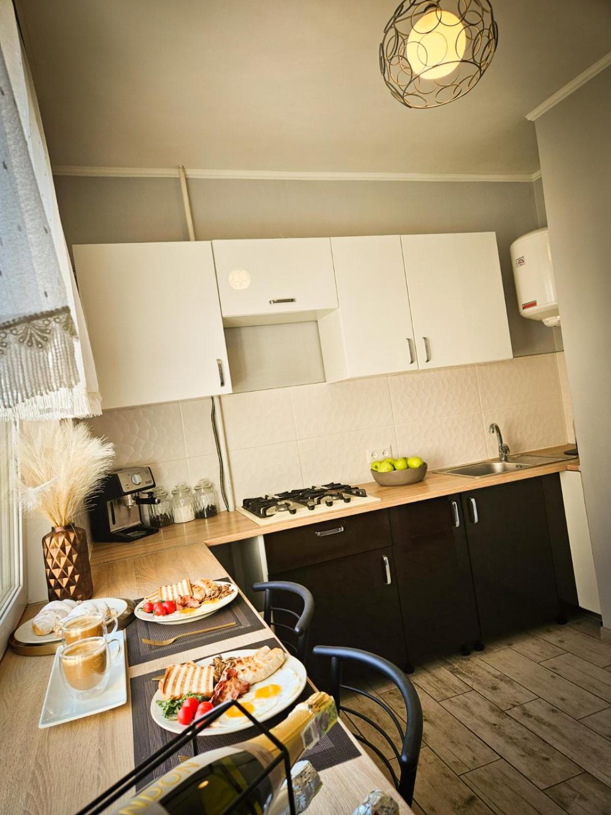 Апартаменты На Вечернем # Качалова Kryvyi Rih Exterior photo